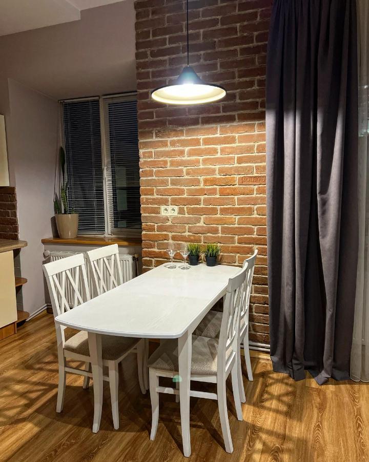 Vip Apartments ! Лвив Екстериор снимка