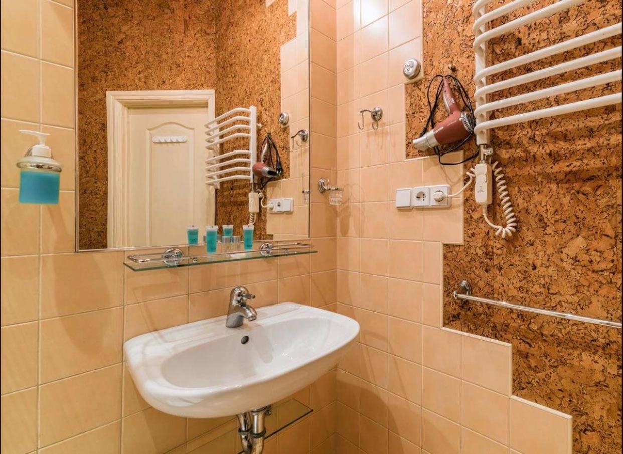 Vip Apartments ! Лвив Екстериор снимка