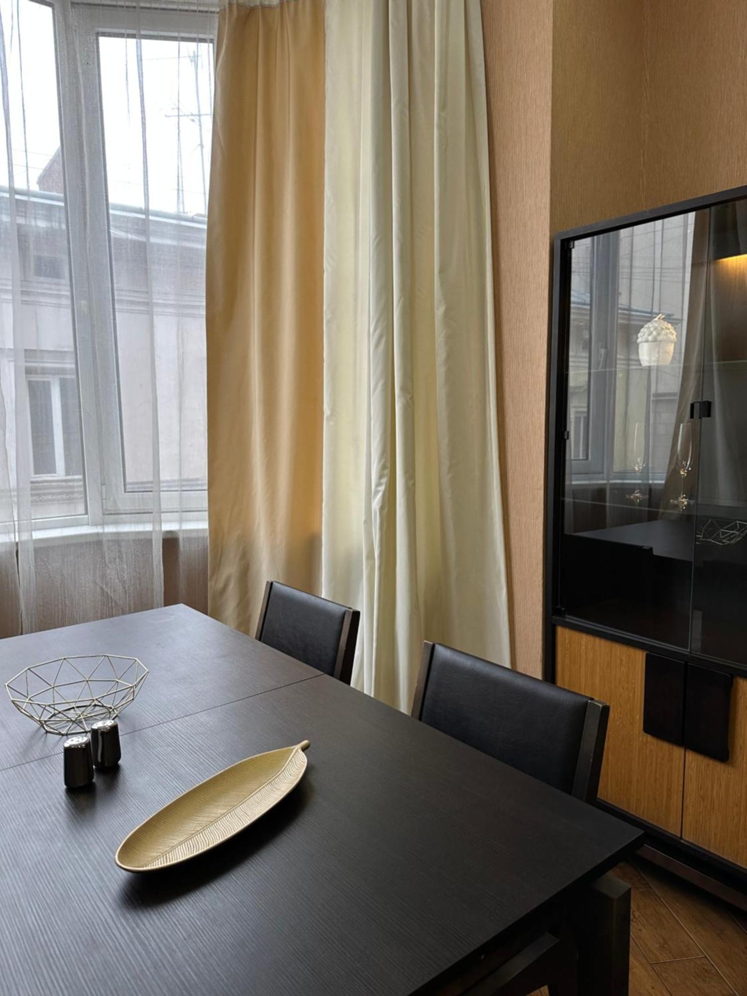 Vip Apartments ! Лвив Екстериор снимка