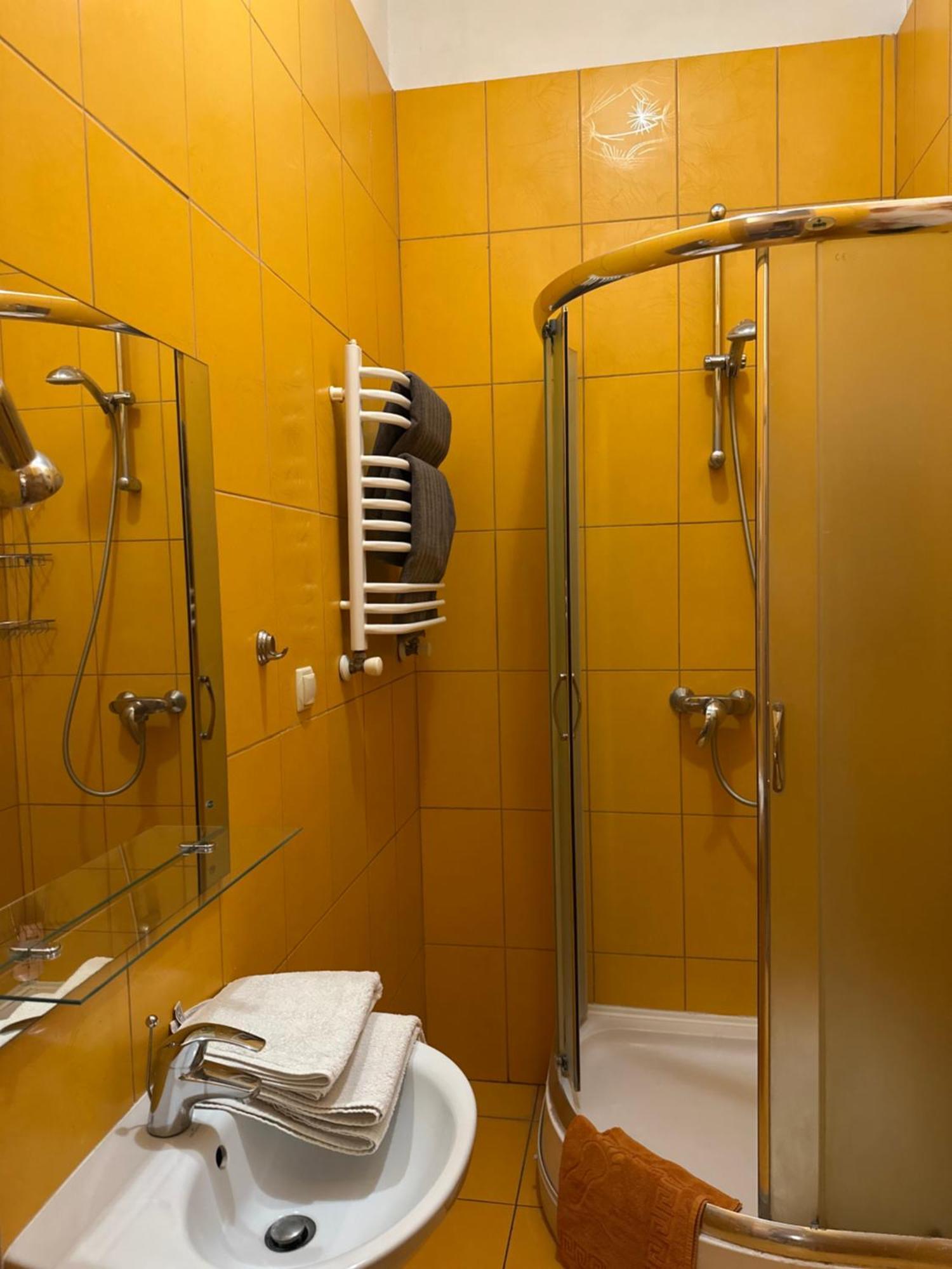 Vip Apartments ! Лвив Екстериор снимка