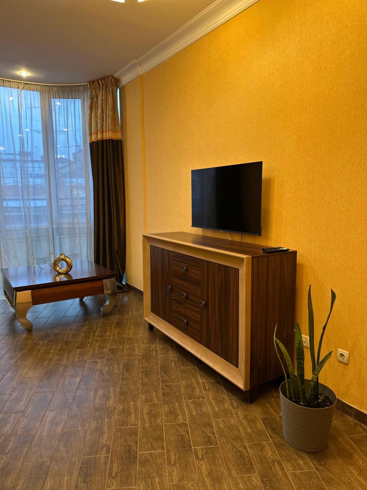 Vip Apartments ! Лвив Екстериор снимка